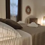 Nell'azzurro בית הארחה 4*
